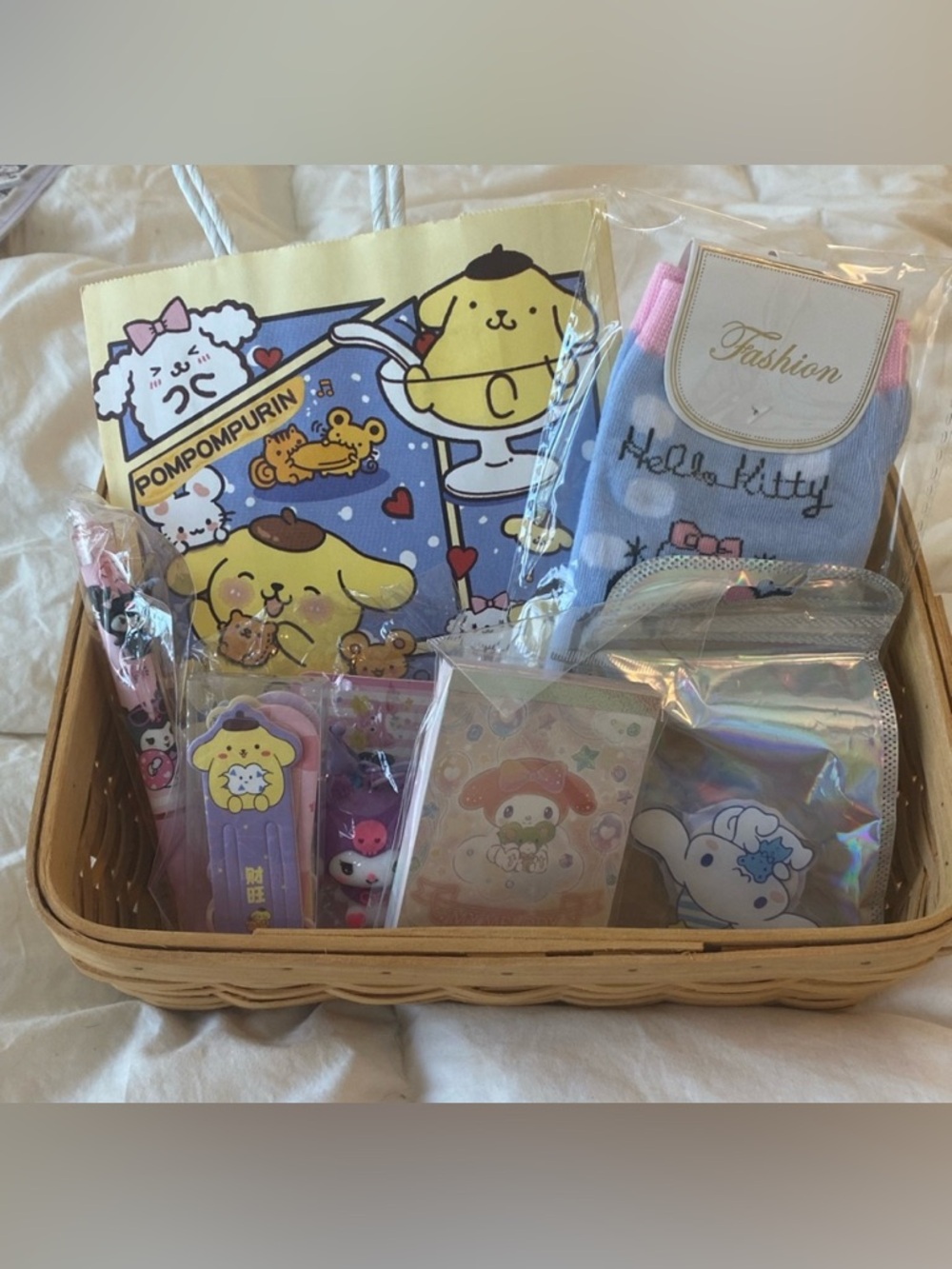 Sanrio Gift Bundle Hello Kitty Kuromi Pompompurin Set